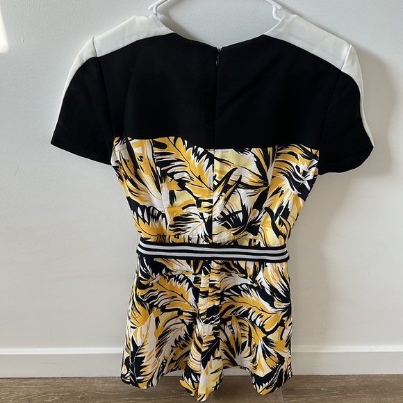 Women’s Cue Tailored shorts Jumpsuit Size Australian 8/US 4 Black/Yellow/ White - Picture 6 of 8